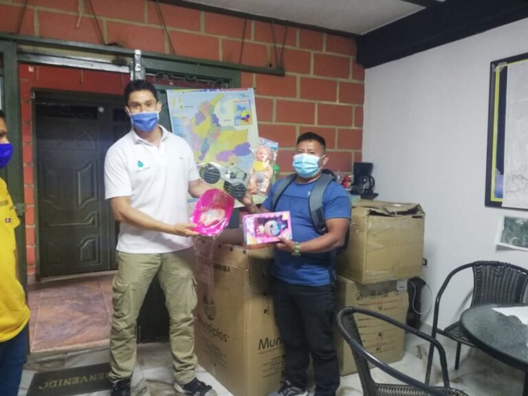 ENTREGA REGALOS 2020 COMUNIDAD EL 12